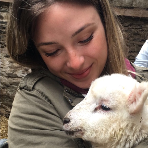 Meet your Posher, Jennifer - Picture 4 of 4